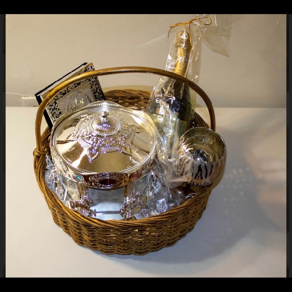Anniversary basket